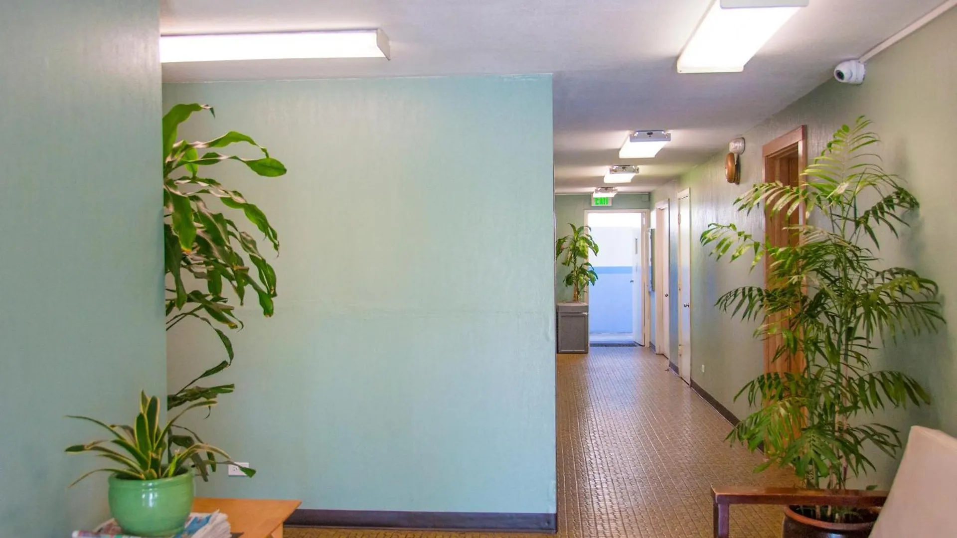 Holiday Surf Hotel Honolulu