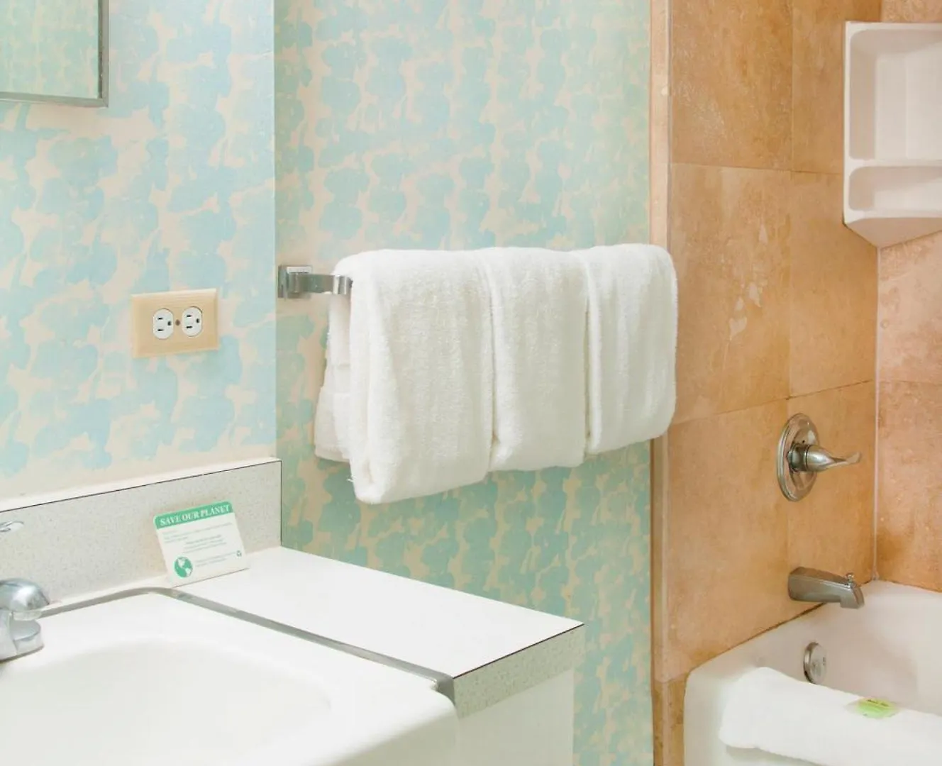 Holiday Surf Hotel Honolulu